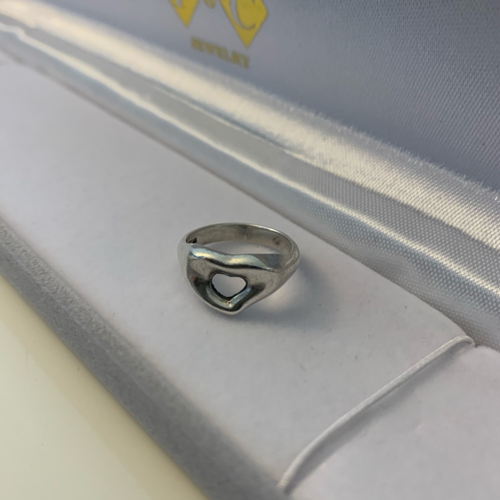 Tiffany & Co. Elsa Perreti open heart ring size 3